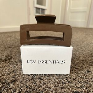 KOV Daily Clip in LARGE in walnut